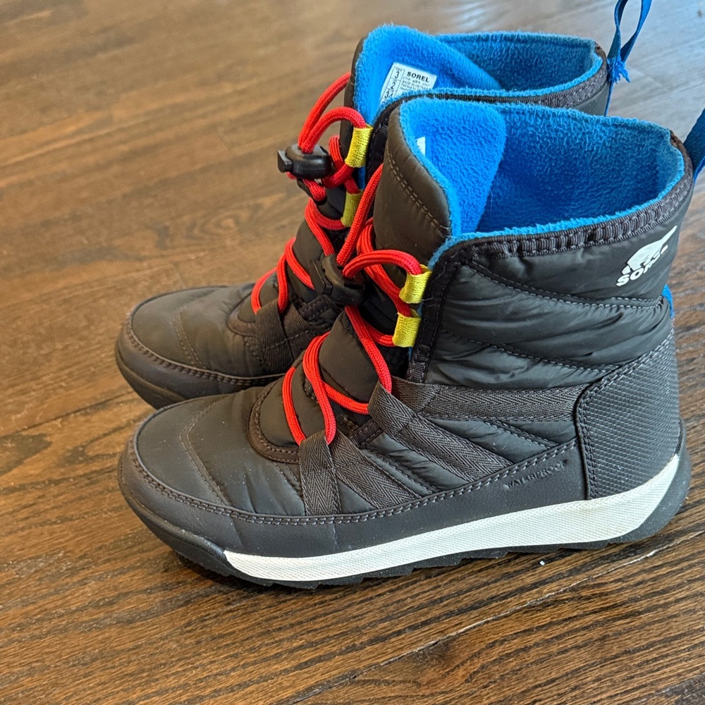 Sorel Kids' boots with Red and Blue Accents size 3